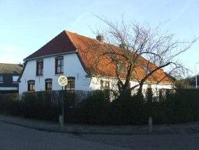 Bongerdstraat 18, Esdoornstraat 48 te Beek