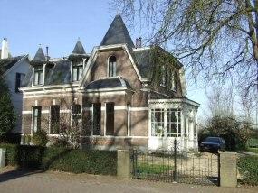 Rijksstraatweg 85 te Beek: Stern Eck, met hek