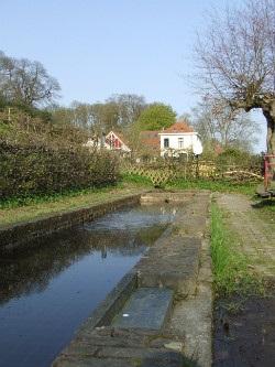 Rijksstraatweg (ongen.) naast 180 te Beek: vm. spoelput de Smorenhoek