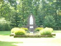 Nijmeegsebaan bij nummer 31 te Groesbeek: Heilig Hartbeeld
