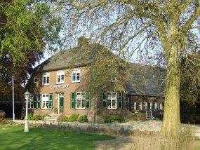 Eversberg 1 te Kekerdom: Kapittelshof