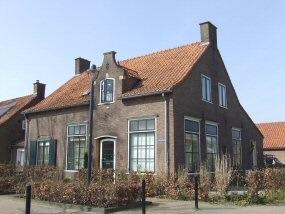 Kerkplein 7 te Leuth