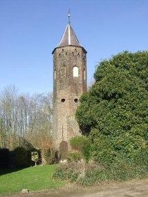 Hezelstraat 24-26 te Ooij: Kasteelsche Hof, duiventoren