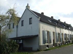 Hezelstraat 6-8 te Ooij: De Tiengeboden