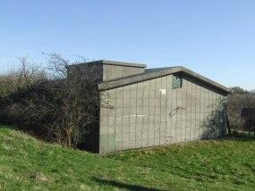 Ooijse Bandijk (ongen.) en 36c te Ooij: drie bunkers en defensiedijk Groenlanden